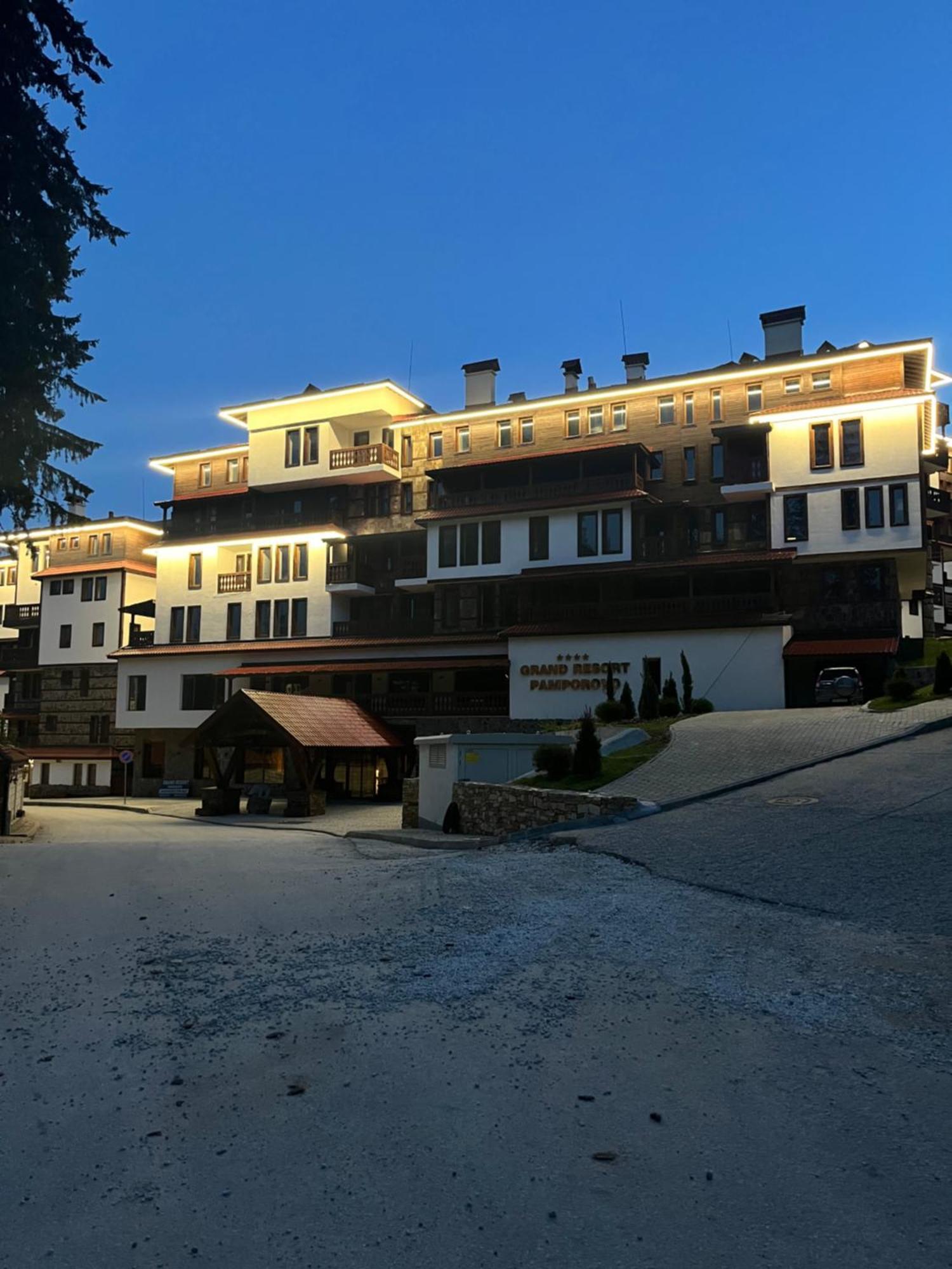 Grand Resort Luxury Apartment Pamporovo Ngoại thất bức ảnh